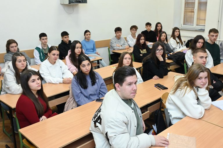 597780061_729188660249959_1829633184791937507_n